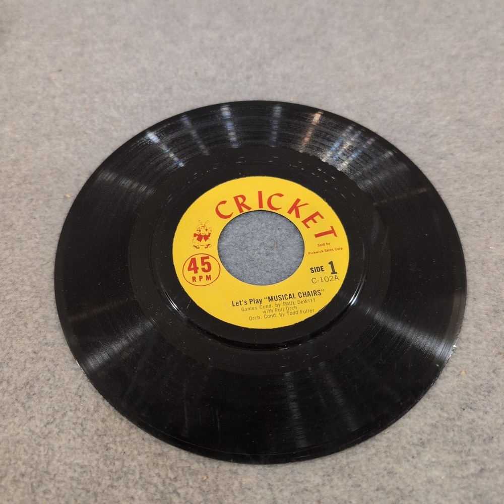 Cricket Records Musical‎ Chairs Playtime Activity 45 RPM Vinyl Record C 102 VG - Picture 3 of 4